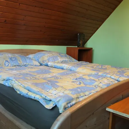 Lenke Apartmanhaz דירה
