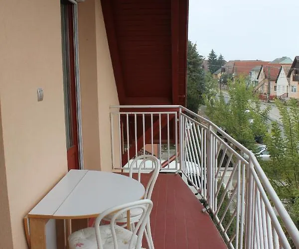 Lenke Apartmanhaz 아파트 발라톤엘