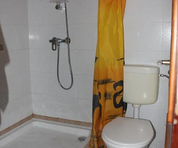 Lenke Apartmanhaz * Balatonlelle